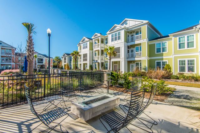 2128 Chatelain Way, Mount Pleasant, SC 29464