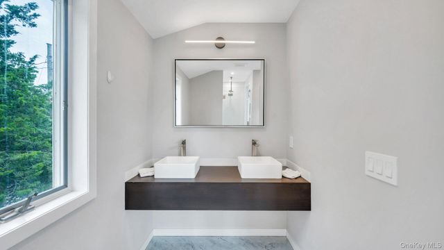 470 Private Road 12, Southold, NY 11971