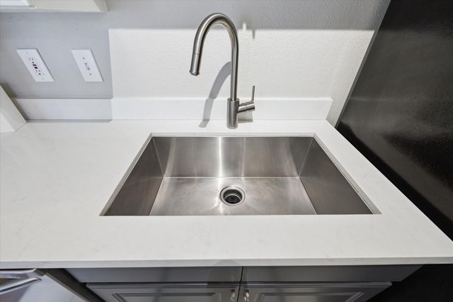 4041 Drake Street 113, Houston, TX 77005