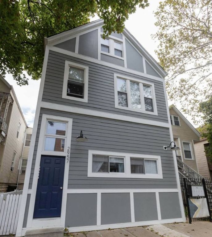 2957 N Avers Avenue 2F, Chicago, IL 60618