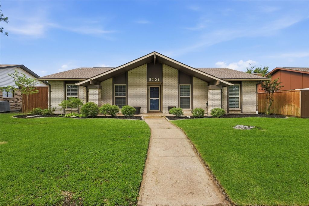 5108 Brandenburg Lane, The Colony, TX 75056