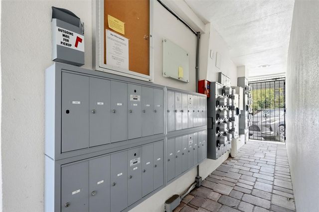 125 5TH AVENUE NE 210, St Petersburg, FL 33701