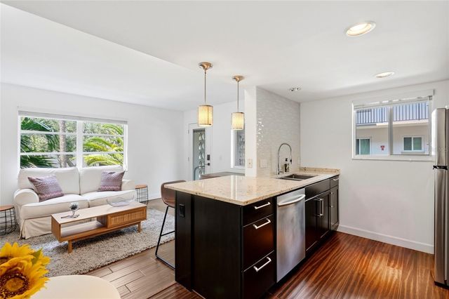 125 5TH AVENUE NE 210, St Petersburg, FL 33701