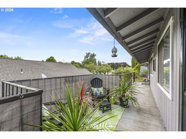 1521 9TH Ave, Longview, WA 98632