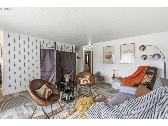 1521 9TH Ave, Longview, WA 98632