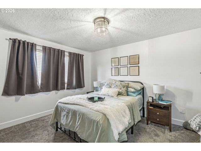 1521 9TH Ave, Longview, WA 98632