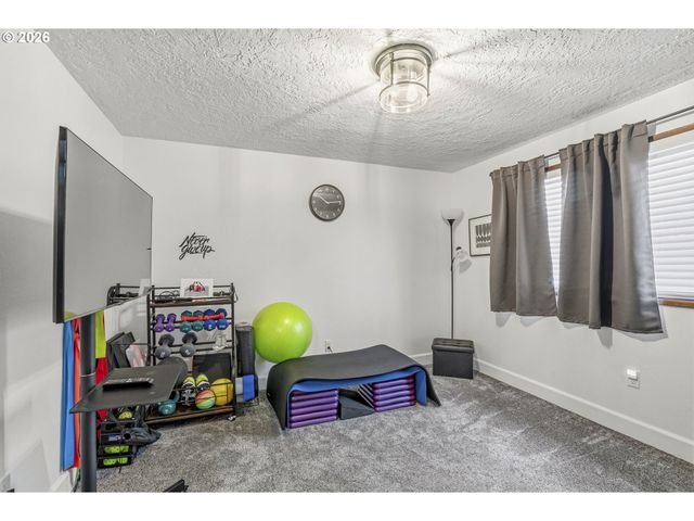 1521 9TH Ave, Longview, WA 98632