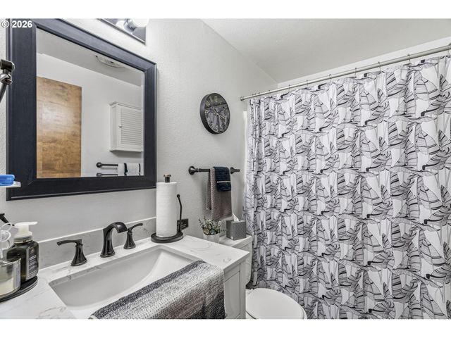 1521 9TH Ave, Longview, WA 98632