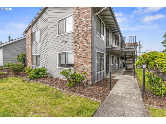 1521 9TH Ave, Longview, WA 98632