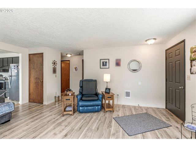 1521 9TH Ave, Longview, WA 98632