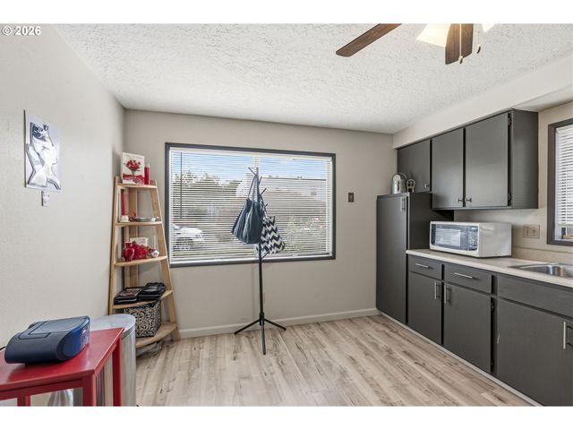 1521 9TH Ave, Longview, WA 98632