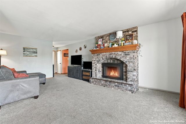 1515 Caprice Drive, Jenison, MI 49428