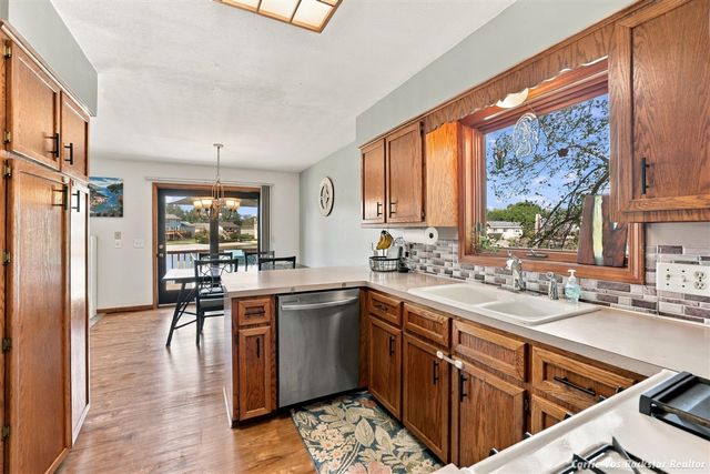 1515 Caprice Drive, Jenison, MI 49428