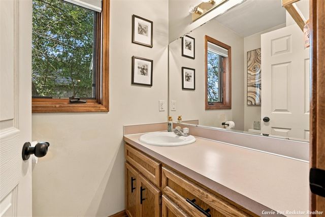 1515 Caprice Drive, Jenison, MI 49428