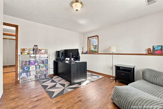 1515 Caprice Drive, Jenison, MI 49428