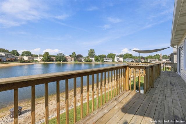 1515 Caprice Drive, Jenison, MI 49428