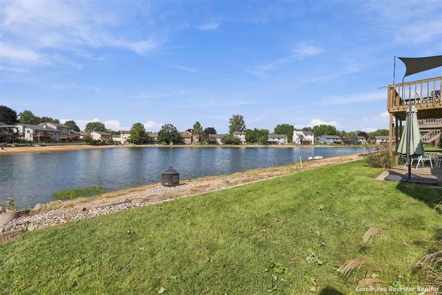1515 Caprice Drive, Jenison, MI 49428