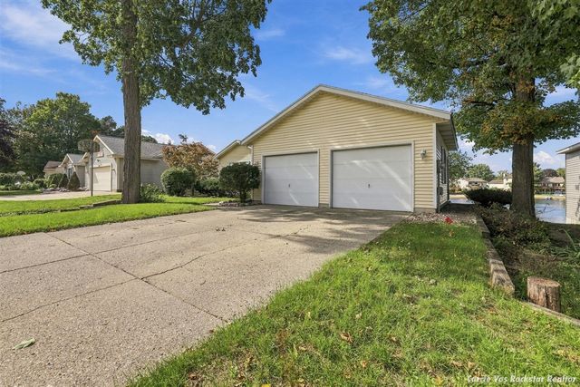 1515 Caprice Drive, Jenison, MI 49428
