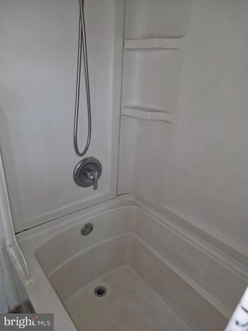 101 PARKVIEW AVE, Somerdale, NJ 08083
