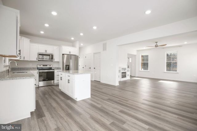 8399 INDEPENDENCE CIR, King George, VA 22485