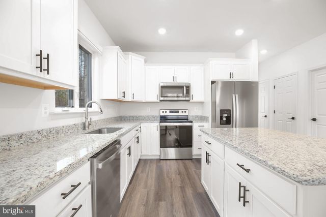 8399 INDEPENDENCE CIR, King George, VA 22485