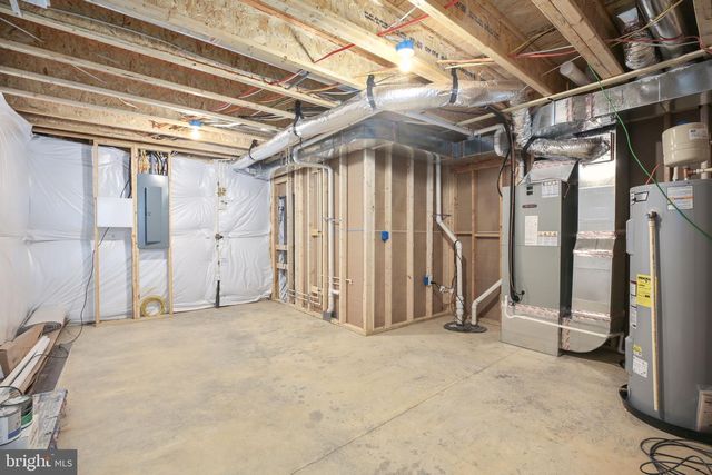 8399 INDEPENDENCE CIR, King George, VA 22485