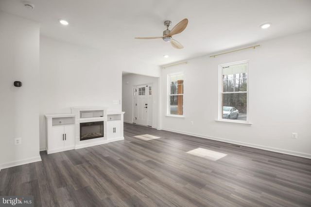 8399 INDEPENDENCE CIR, King George, VA 22485