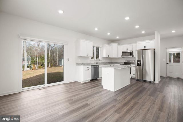 8399 INDEPENDENCE CIR, King George, VA 22485