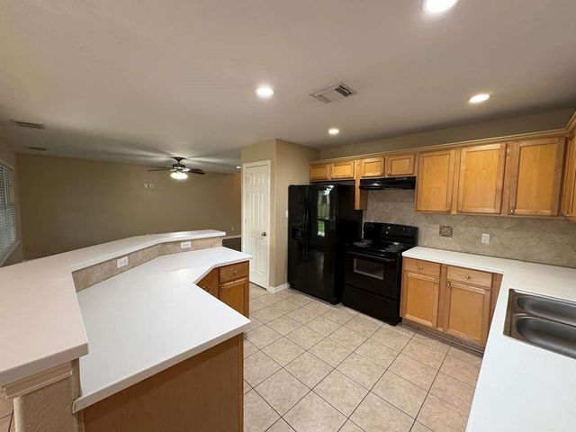 9139 Prairie Trails Drive, Spring, TX 77379