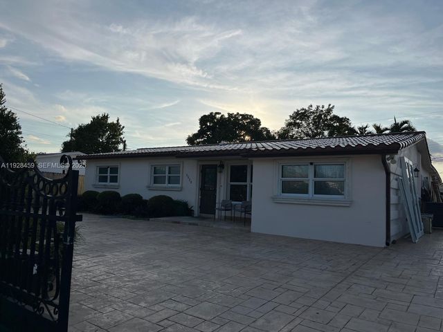 3520 SW 104th Ave -, Miami, FL 33165