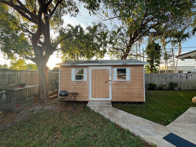 3520 SW 104th Ave -, Miami, FL 33165