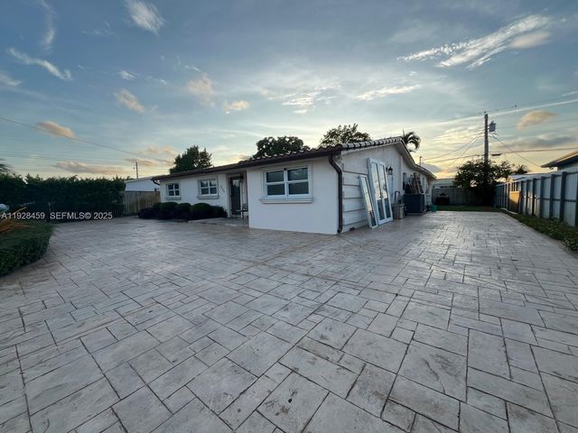 3520 SW 104th Ave -, Miami, FL 33165