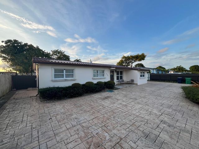 3520 SW 104th Ave -, Miami, FL 33165