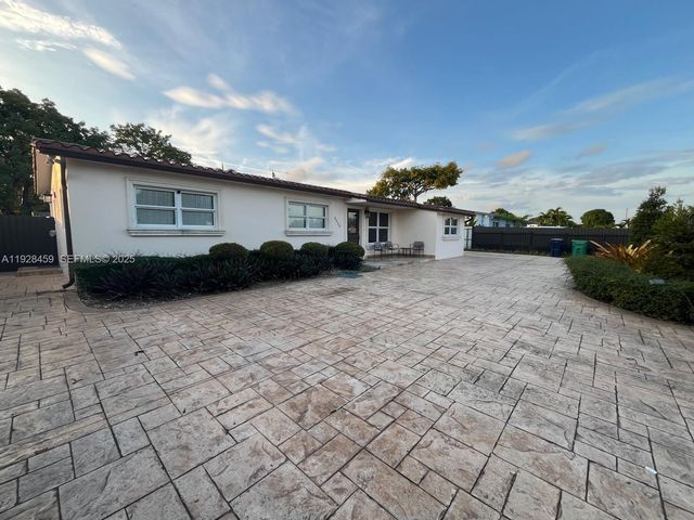 3520 SW 104th Ave -, Miami, FL 33165