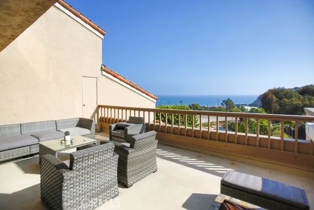 23922 De Ville Way C, Malibu, CA 90265