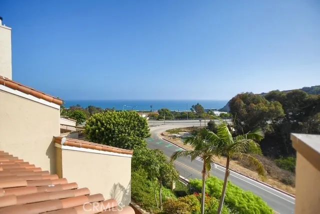 23922 De Ville Way C, Malibu, CA 90265