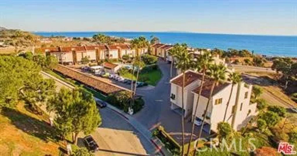 23922 De Ville Way C, Malibu, CA 90265