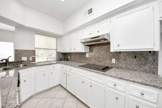 5515 Strack Road 122, Houston, TX 77069
