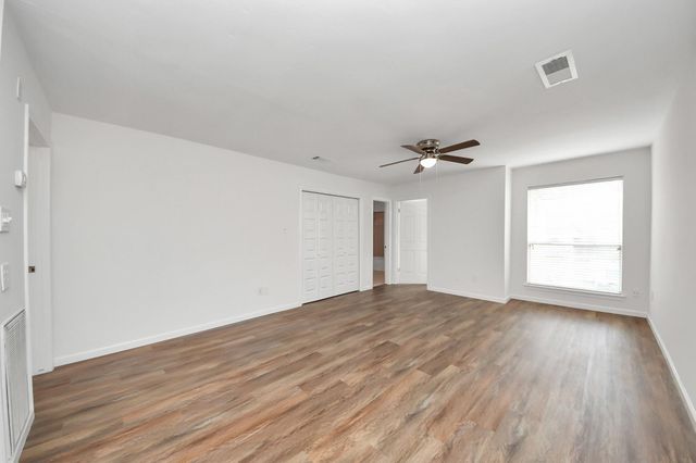 5515 Strack Road 122, Houston, TX 77069