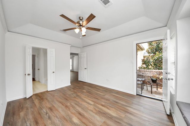 5515 Strack Road 122, Houston, TX 77069