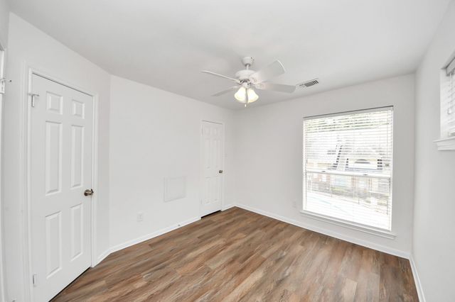 5515 Strack Road 122, Houston, TX 77069