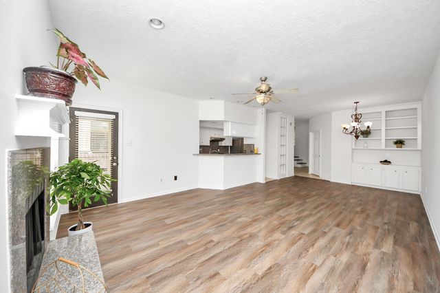 5515 Strack Road 122, Houston, TX 77069
