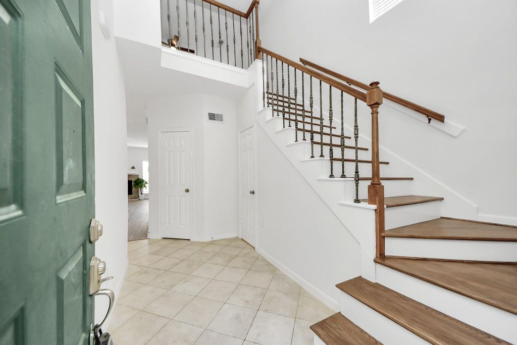 5515 Strack Road 122, Houston, TX 77069