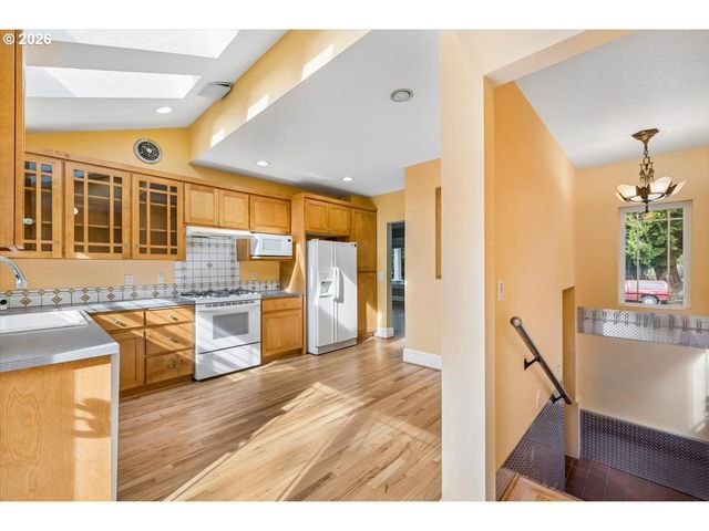 944 Se SHERRETT St, Portland, OR 97202