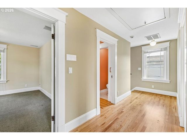 944 Se SHERRETT St, Portland, OR 97202