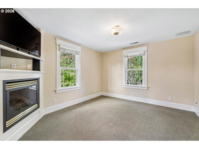 944 Se SHERRETT St, Portland, OR 97202