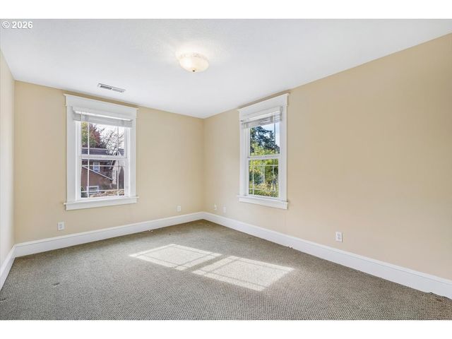 944 Se SHERRETT St, Portland, OR 97202