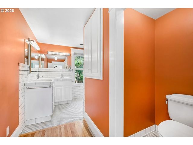 944 Se SHERRETT St, Portland, OR 97202