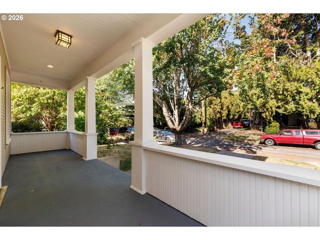 944 Se SHERRETT St, Portland, OR 97202