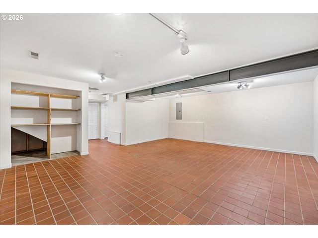 944 Se SHERRETT St, Portland, OR 97202